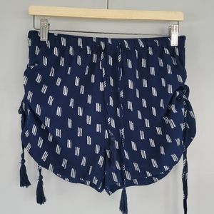 Shorts with ties